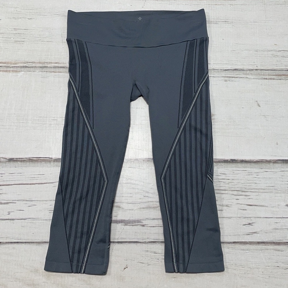 NUX Crop Leggings Tights Grey Stretchy Yoga Small